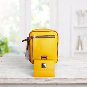 D&B Camera Crossbody Set